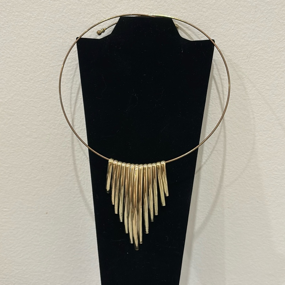 Gold coloured chocker